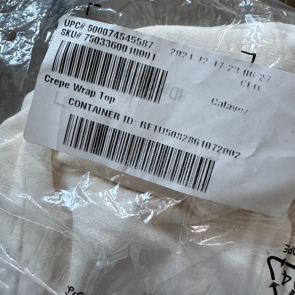 Banana Republic factory crepe wrap top - Picture 6 of 6